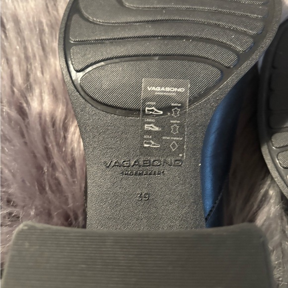 Vagabond Black Women's Ansie Mary Jane Pump. - Picture 8 of 9